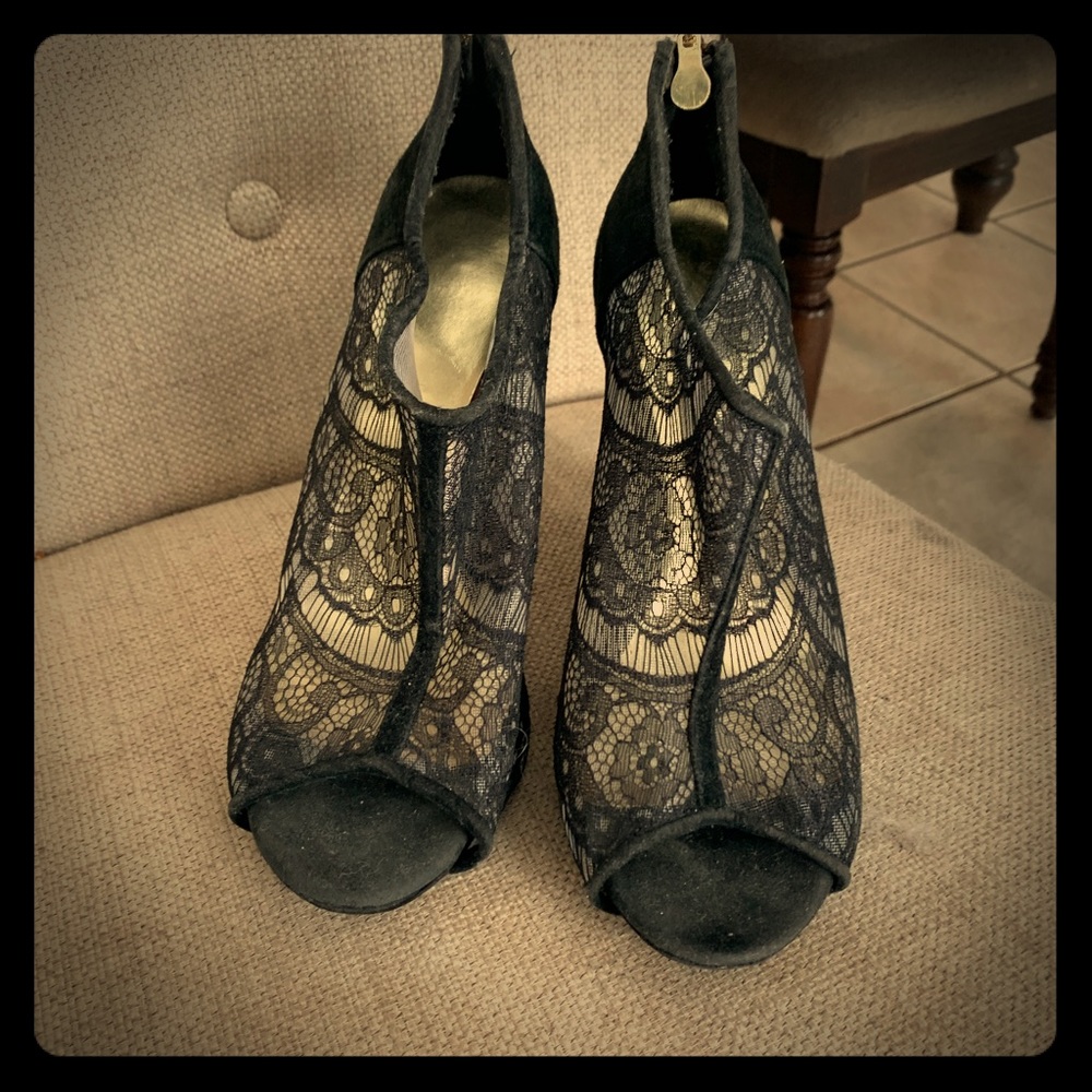 Women black heels